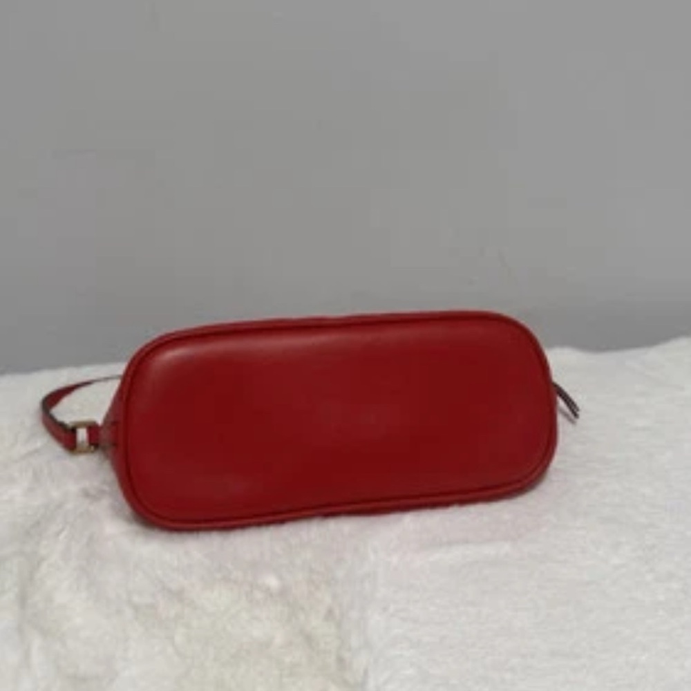 Gucci Red Quilted Shoulder Bag with Gold Hardware - Picture 3 of 4